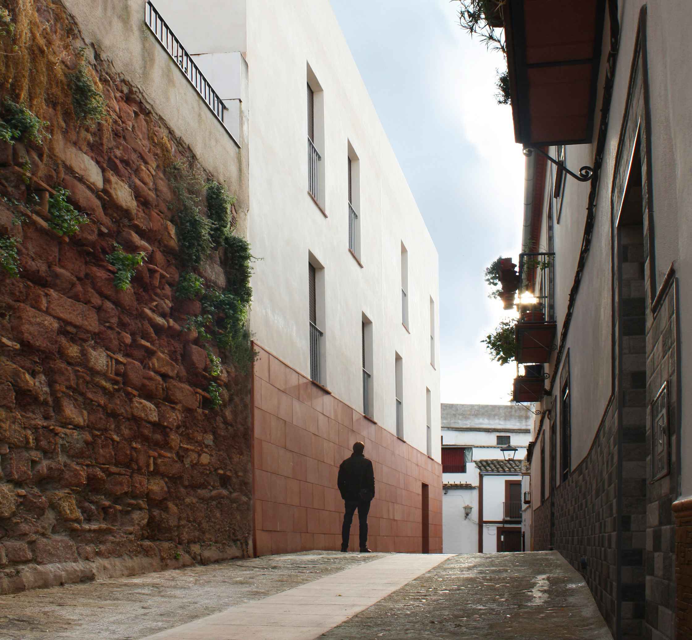 Promoción de viviendas en Montoro (Córdoba) con rehabilitación de Casa Palacio del S. XVIII y obra  de nueva planta. Arquitectura contemporánea e histórica en un único proyecto de LAP arquitectos.