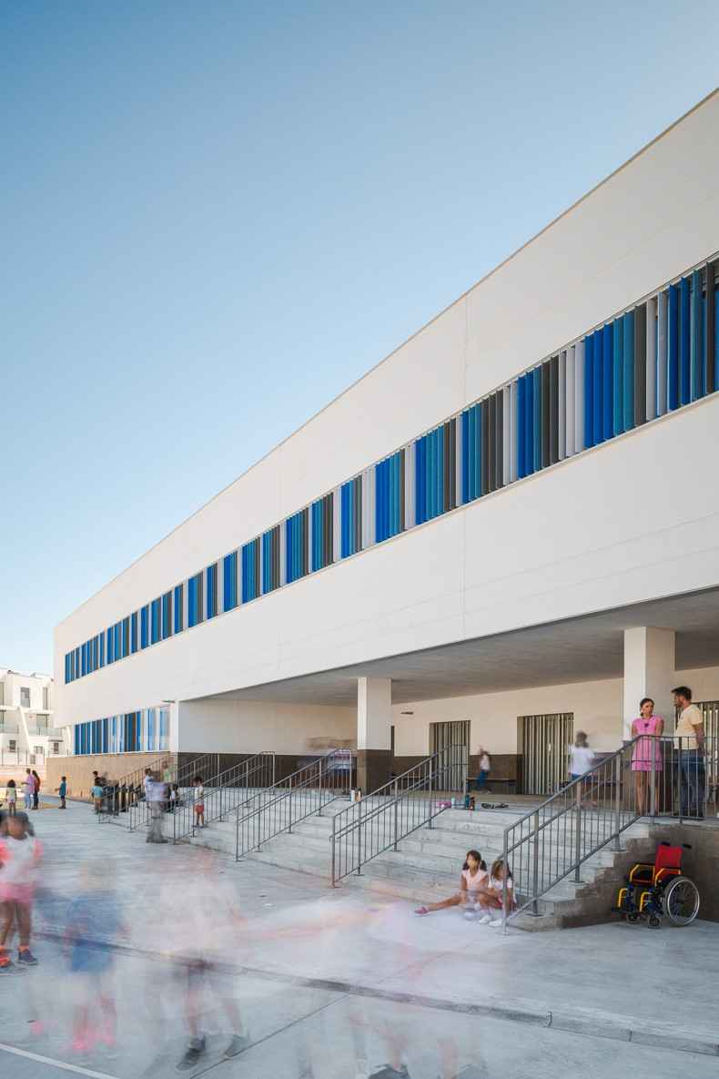 Colegio de Educación Infantil y Primaria en Almerimar (El Ejido, Almería). Arquitectura educativa sostenible en Andalucía. Proyecto: LAP arquitectos en Córdoba